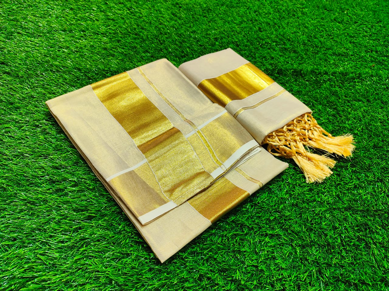 Traditional Onam Tissue Set Mundu