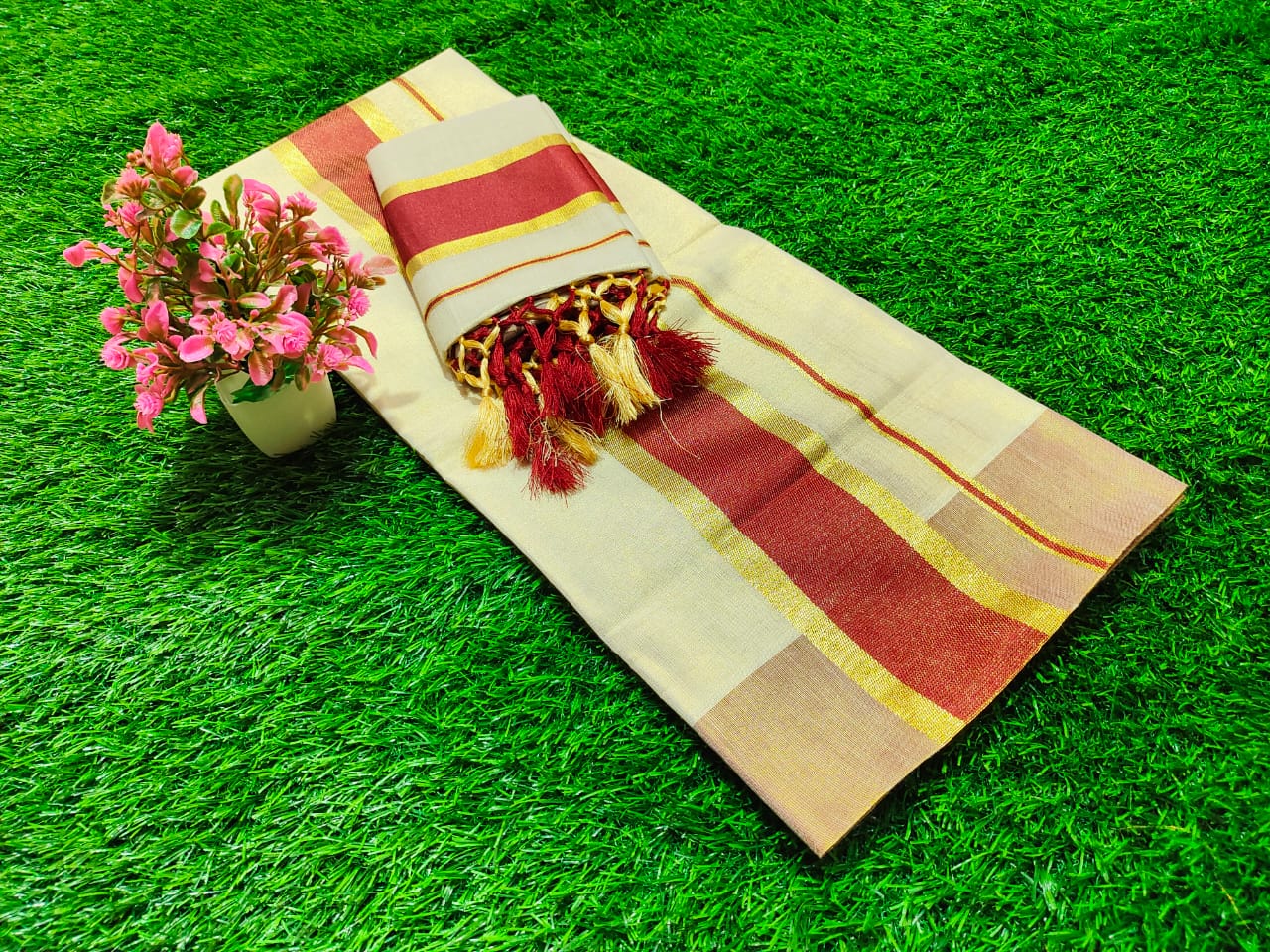 Traditional Onam Tissue Set Mundu